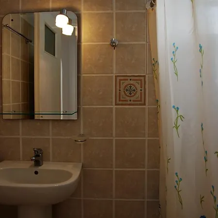 αποσπερίτης Hostel Δονούσα