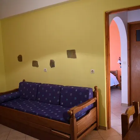 Aposperitis Hostel *